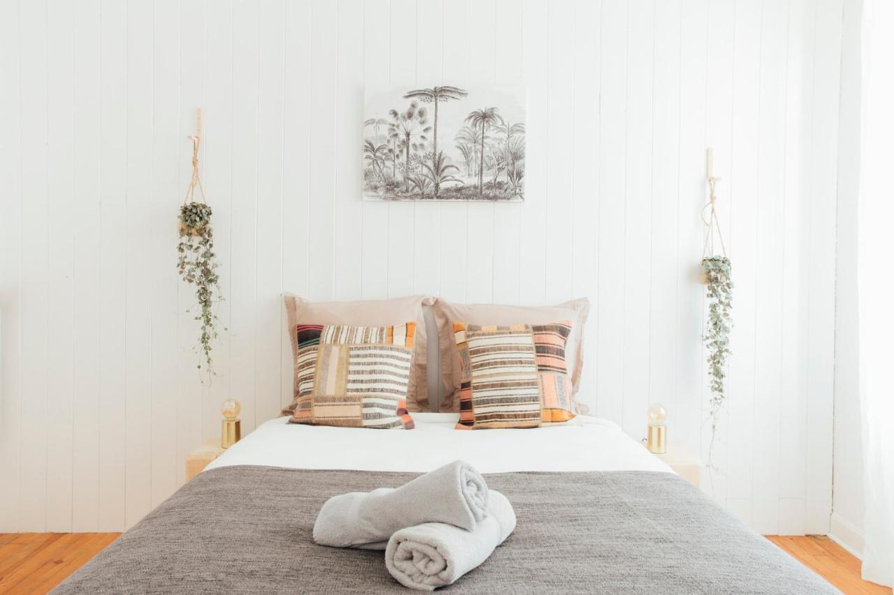 Coachella Vintage Chic In The Heart Of St Charles Biarritz Apartment Ngoại thất bức ảnh